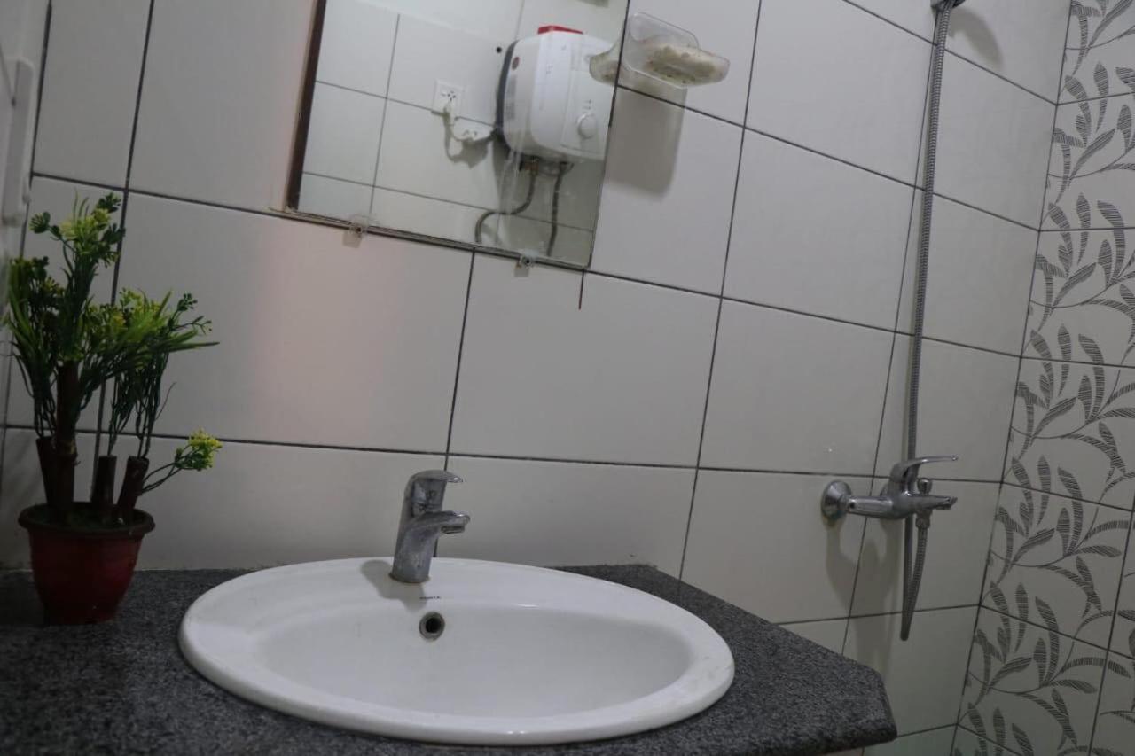 Cozy Studio Apartment In Bahria Town Rawalpindi Exteriör bild